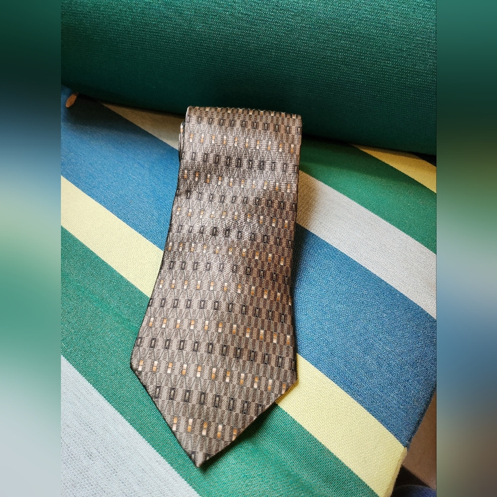 Stafford 100% Imported Silk Tie Olive + small tan beige geometric pattern - EUC